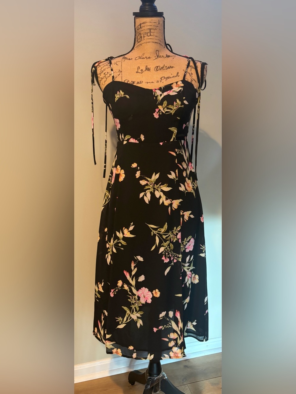 NWT Forever 21 Black Floral Midi Dress Size M